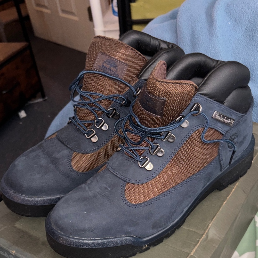 ❌SOLD❌DP-NIB Timberland Fields Navy and Chocolate Boots